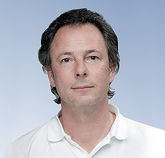 artificialiris-customflex-iris-implantat-aniridie-reference-dr-kaminski-humanoptics.jpg